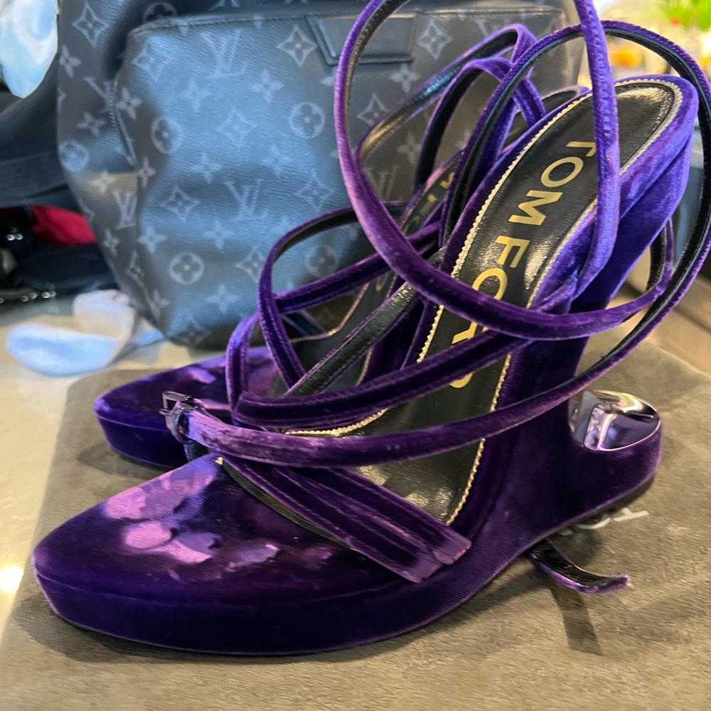 Tom ford purple velvet wedge